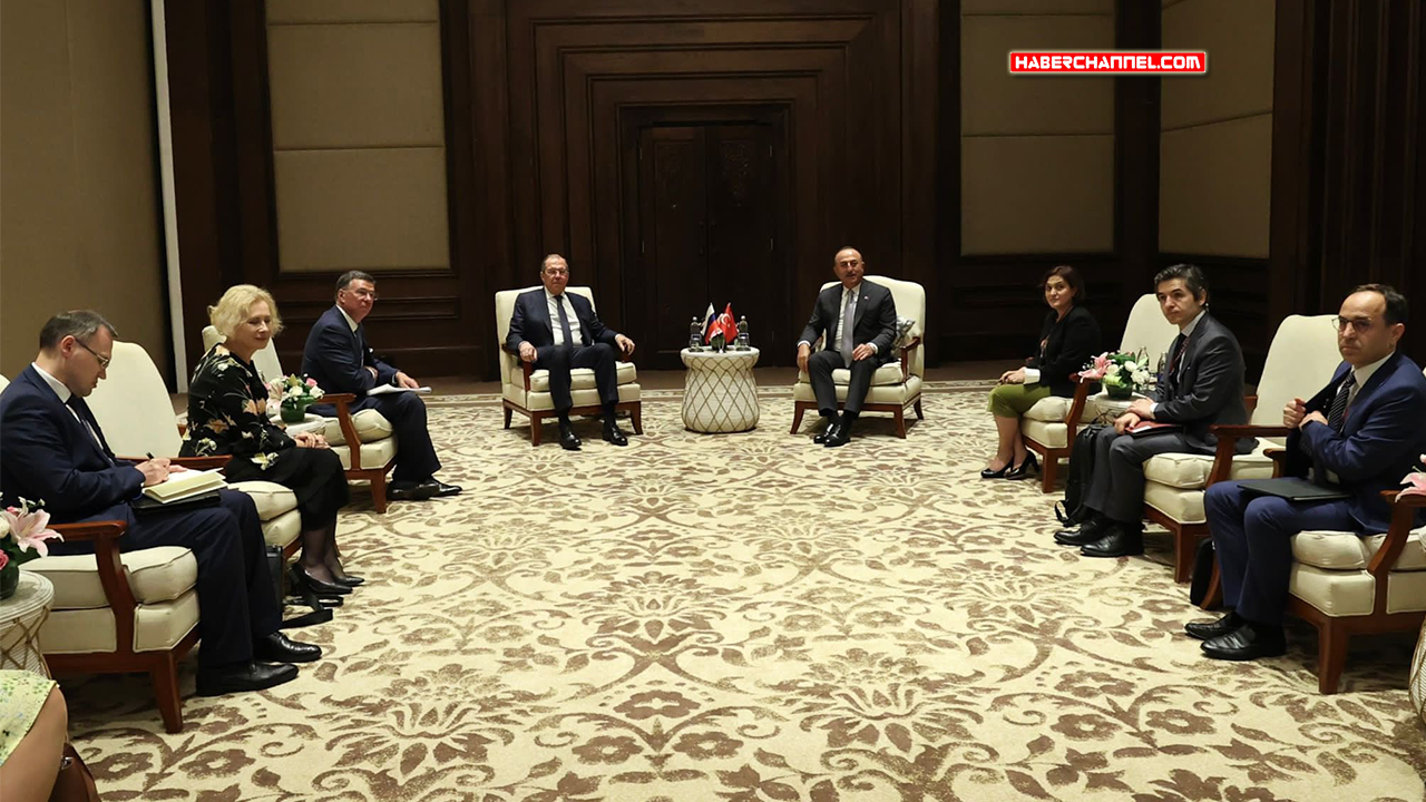 Bakan Çavuşoğlu, Endonezya'da Rus mevkidaşı Lavrov ile görüştü