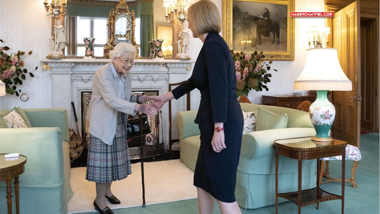 Başbakan Liz Truss açıklamasında ‘Kral 3. Charles’ unvanını kullandı