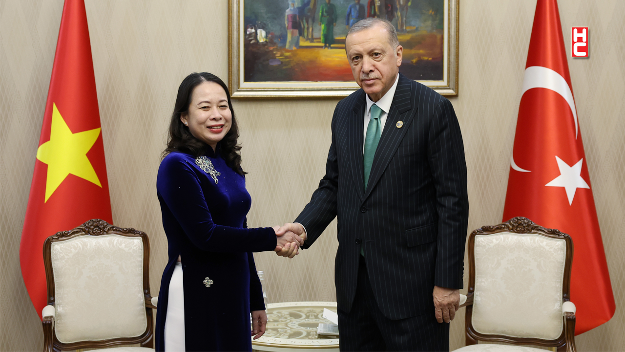 Cumhurbaşkanı Erdoğan, Vietnam Devlet Başkanı Yardımcısı Xuan ile görüştü