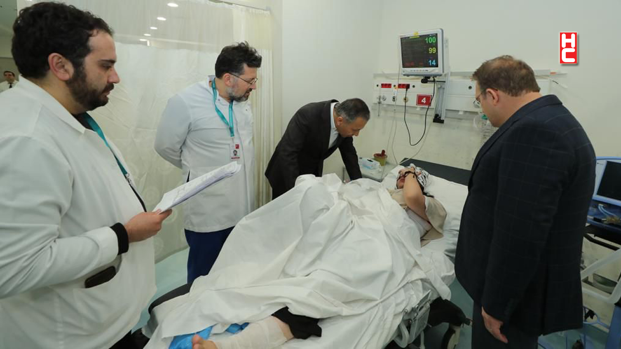 Vali Ali Yerlikaya yaralıları hastanede ziyaret etti