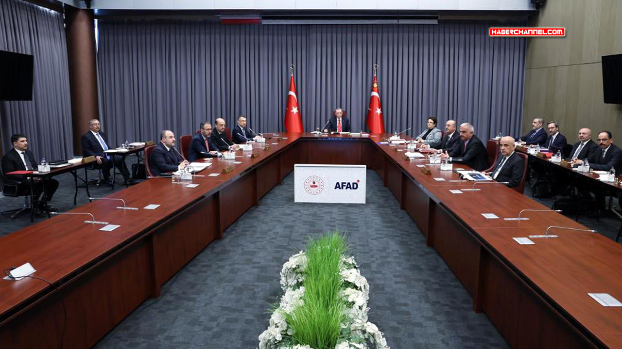 Cumhurbaşkanı Erdoğan: "Hedefimiz 1 yıl içerisinde konutları yeniden inşa ve ihya etmek"