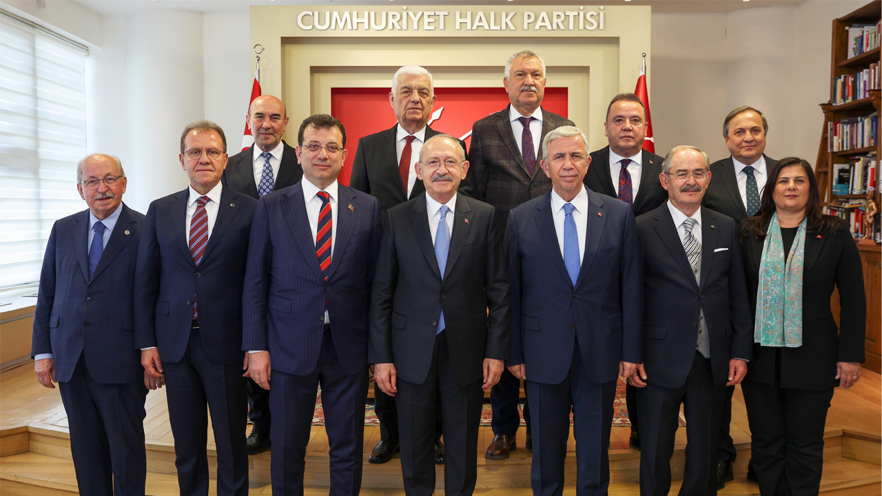 CHP'li büyükşehir belediye başkanları, Kılıçdaroğlu ile bir araya geldi...