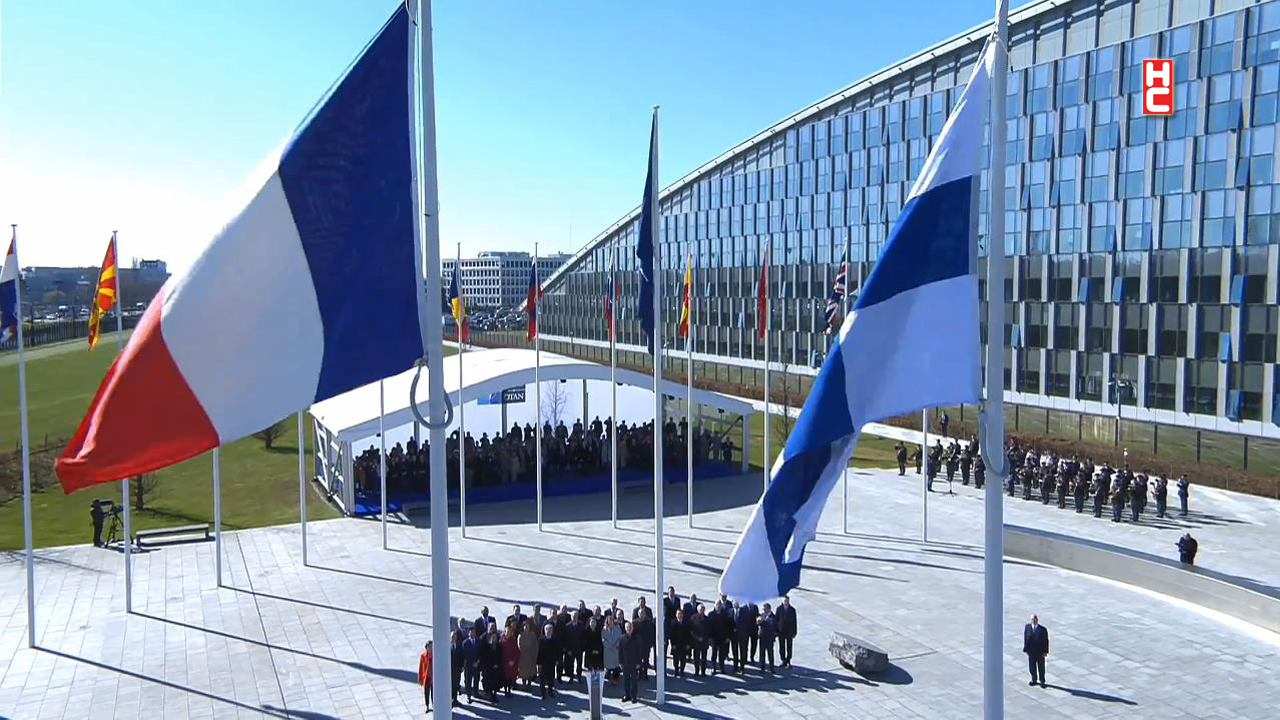 Finlandiya bayrağı, NATO Karargahı’nda göndere çekildi...