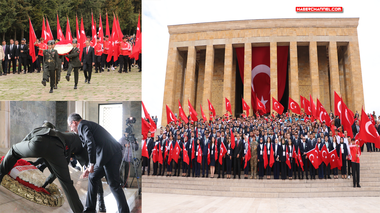 Bakan Kasapoğlu, gençler ve sporcularla Anıtkabir'i ziyaret etti...