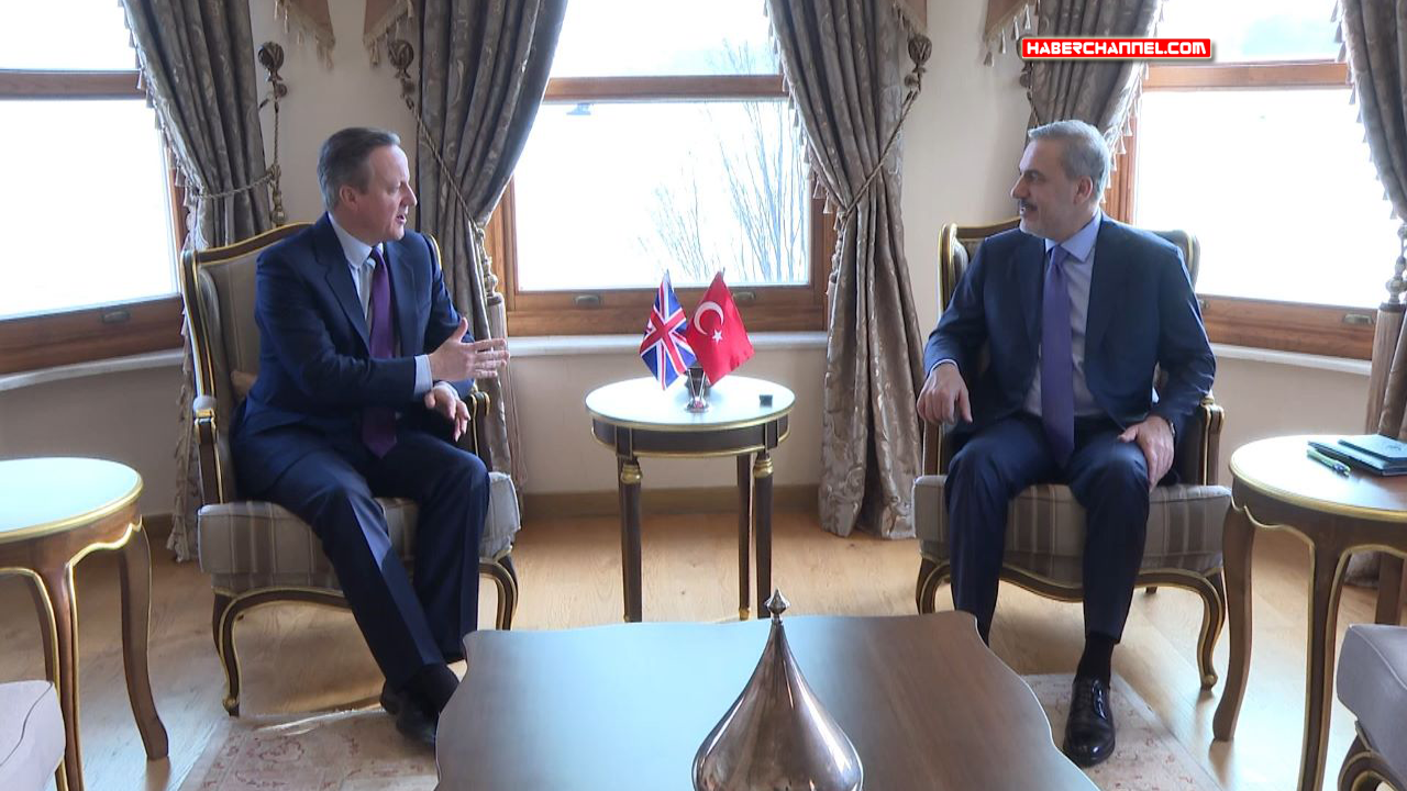Bakan Hakan Fidan, İngiltere Dışişleri Bakanı David Cameron ile bir araya geldi