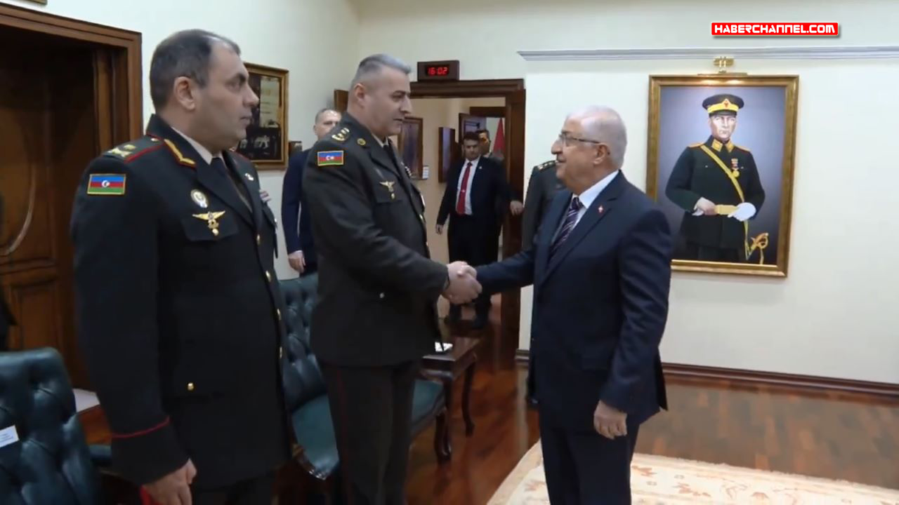 Bakan Yaşar Güler, Azerbaycan Silahlı Kuvvetlerinde görevli generalleri kabul etti
