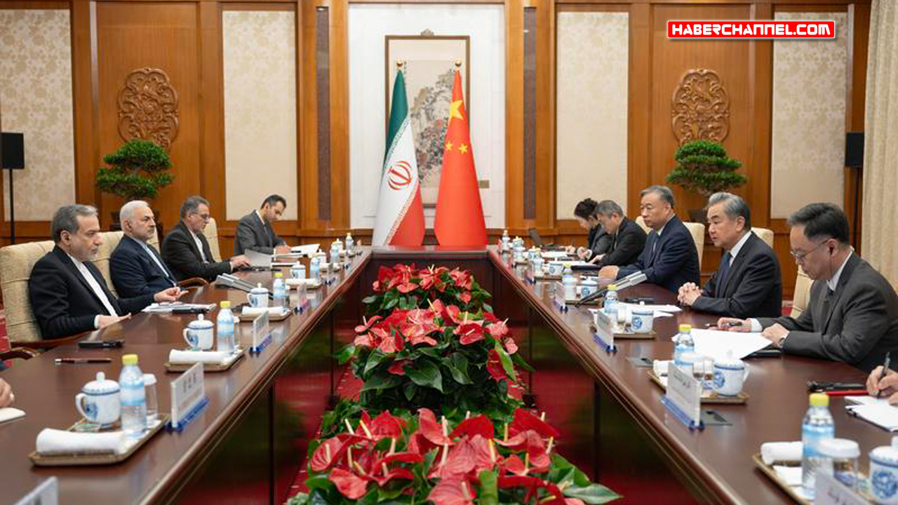 İran Dışişleri Bakanı Abbas Arakçi, Çinli mevkidaşı Wang Yi ile görüştü