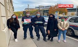 Türk gençlerden Viyana polisine destek