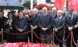 Efkan Ala ve Asyalı Siyasetçiler İstiklal Caddesi'nde...