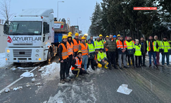 Özyurtlar Holding'in iş makineleri afet bölgesinde...