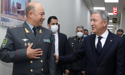 Savunma Bakanı Akar, Özbekistan Savunma Bakanı Kurbanov ile görüştü