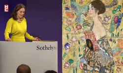 Ressam Klimt’in 'Yelpazeli Kadın' portresi 85 milyon sterline satıldı...