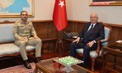 Savunma Bakanı Güler, Pakistan Kara Kuvvetleri Komutanı Munir'i kabul etti