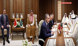 Bakan Hakan Fidan, Cidde'de Suudi Arabistanlı ve Kuveytli mevkidaşlarıyla görüştü