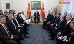 Cumhurbaşkanı Erdoğan, Türkiye'nin Atina Büyükelçiliğini ziyaret etti...