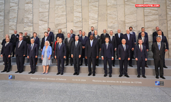 Bakan Yaşar Güler, NATO Toplantısı aile fotoğrafı çekimine katıldı...