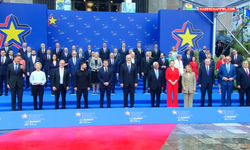 Cumhurbaşkanı Erdoğan, Avrupa Siyasi Topluluğu Zirvesi aile fotoğrafı çekimine katıldı