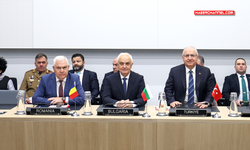 Bakan Güler, Bulgaristan Savunma Bakanı Zapryanov ve Romanya Savunma Bakanı Tilvar ile üçlü toplantı gerçekleştirdi