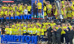 Fenerbahçe Medicana şampiyonluk kupasını aldı...