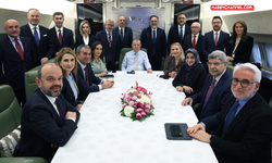 Cumhurbaşkanı Erdoğan, Güney Afrika dönüşü uçakta gazeteciler ile sohbet etti