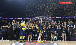 Fenerbahçe Beko kupasını aldı