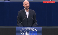 Belçikalı AP üyesi Marc Botenga: "Bombalarınız asla demokrasi getirmedi ve asla getirmeyecek"