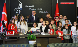 Özgür Özel, koltuğunu 5'inci sınıf öğrencisi Elisa'ya devretti