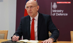 İngiltere Savunma Bakanı John Healey istifa etti