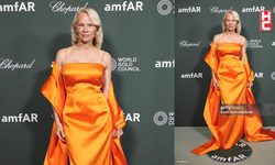 Calvin Klein: Pamela Anderson, amfAR Venezia 2026'da büyüledi