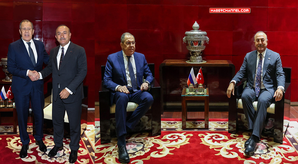 Bakan Çavuşoğlu, Kamboçya'da Rusya Dışişleri Bakanı Lavrov ile görüştü