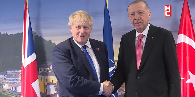 Cumhurbaşkanı Erdoğan, Madrid'de İngiltere Başbakanı Johnson ile görüştü