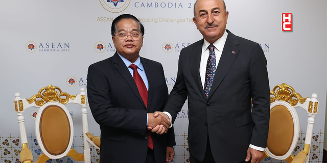 Bakan Çavuşoğlu, Kamboçya Müslümanlardan Sorumlu Kıdemli Bakanı ile görüştü
