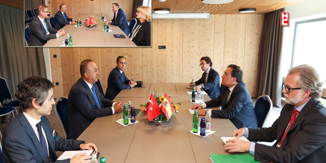 Dışişleri Bakanı Çavuşoğlu’dan Slovenya'da ikili görüşmeler