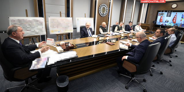 Milli Savunma Bakanı Hulusi Akar'dan komutanlarla toplantı