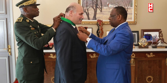 Senegal Cumhurbaşkanı Macky Sall, Büyükelçi Prof Dr Kavas’a devlet nişanı verdi...
