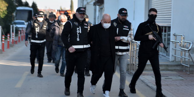 Adana’da yıkılan 11 binanın 15 müteahhit ve mühendisine gözaltı...