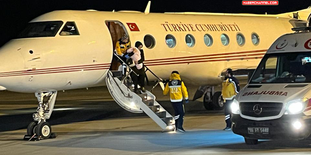 Cumhurbaşkanlığına ait 'DAP' uçağı deprem bölgesinden 15 bebeği daha Ankara'ya getirdi...