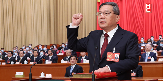 Çin’in yeni Başbakanı Li Qiang yemin ederek göreve başladı...