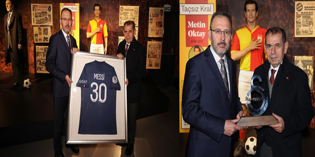 Kasapoğlu, Messi'nin imzalı formasını depremzedeler için Galatasaray Kulübü'ne bağışladı...