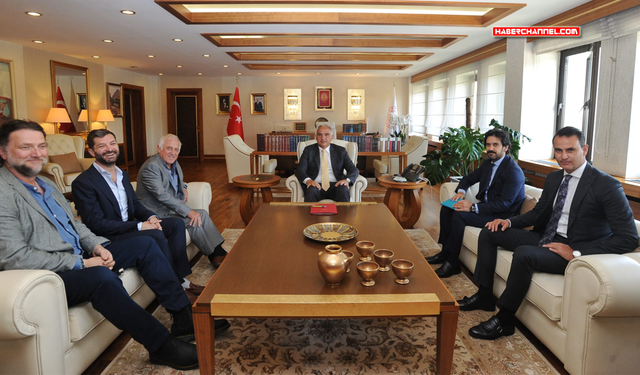 Kültür Bakanı Ersoy, yapımcı James Brock ile görüştü