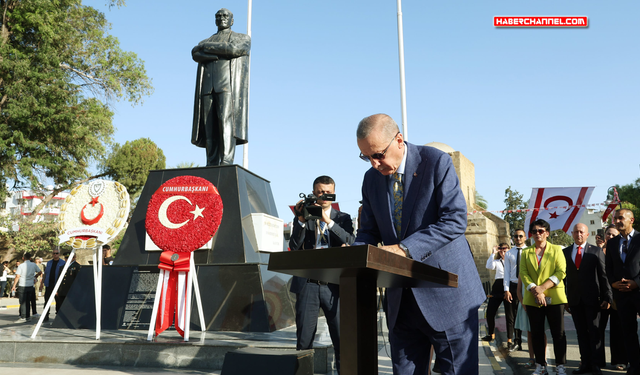 Cumhurbaşkanı Erdoğan, Lefkoşa Atatürk Anıtı’nı ziyaret etti...