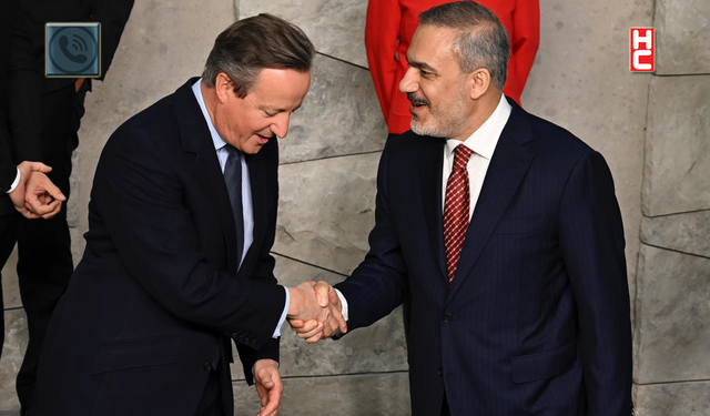 Bakan Hakan Fidan, İngiliz mevkidaşı David Cameron ile telefonda görüştü