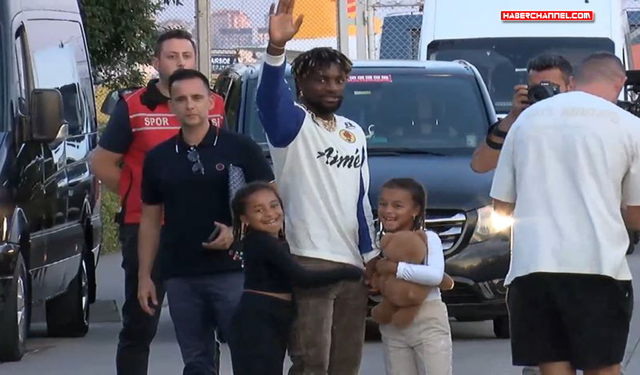 "Allan Saint-Maximin" Fenerbahçe için İstanbul’a geldi