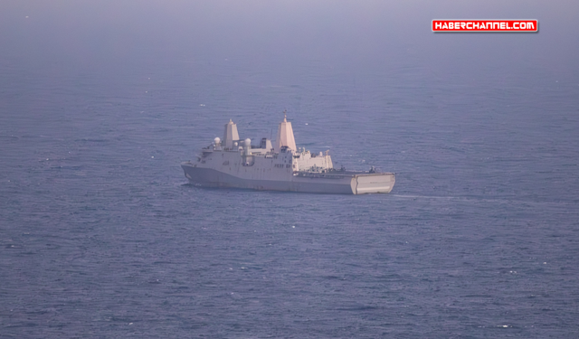CENTCOM: "ABD bayraklı 2 ticari gemi Hürmüz Boğazı'ndan başarıyla geçti"