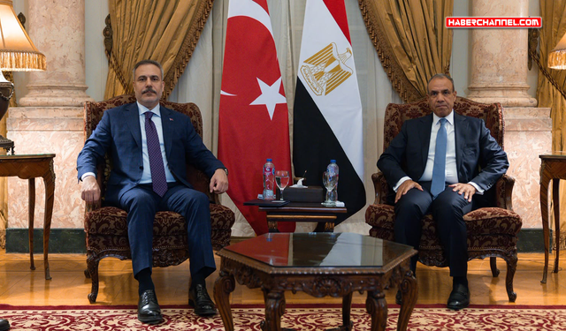 Bakan Hakan Fidan, Kahire'de Mısırlı mevkidaşı Bedir Abdulati ile görüştü