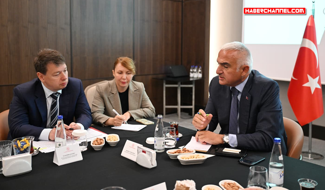 Bakan Ersoy'dan Türkiye-Rusya hava köprüsünü güçlendirme hamlesi