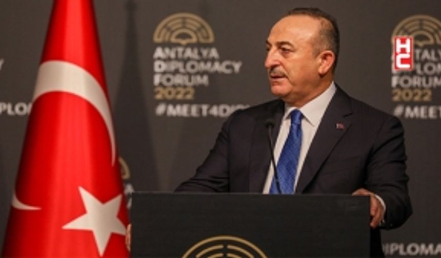 Tarihi üçlü zirve sonrası Bakan Çavuşoğlu konuştu 