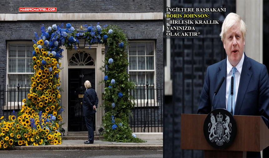 İngiltere başbakanlık konutu Ukrayna bayrağının renkleriyle süslendi...