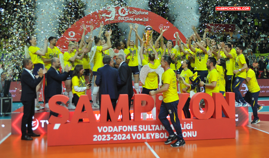 Şampiyon "Fenerbahçe Opet", kupasına kavuştu