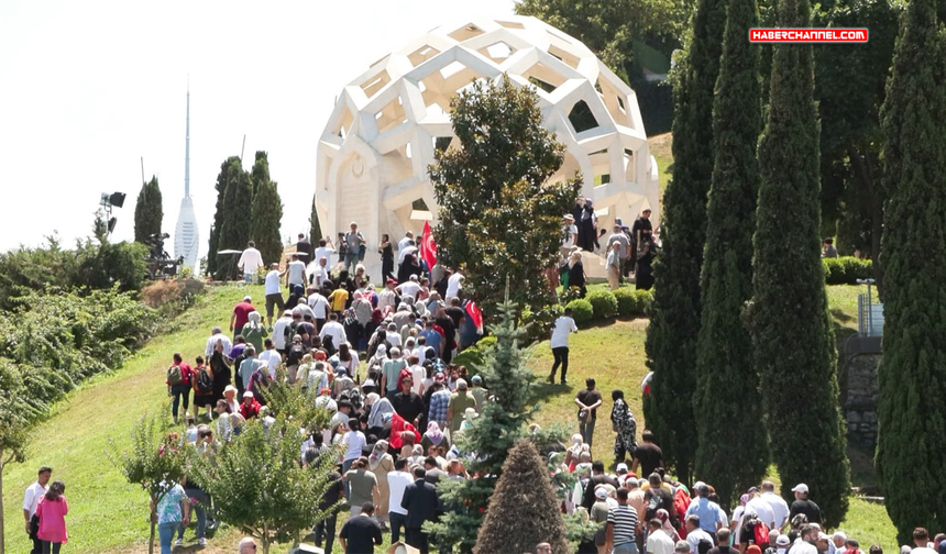 '15 Temmuz Şehitler Anıtı' ziyaretçi akınına uğradı...